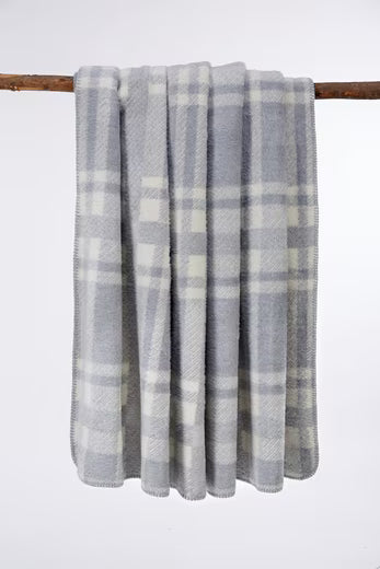 Livessa Wohndecke Wohndecke - 4 Jahreszeiten -160x200 cm / Sofadecke / Schlafdecke